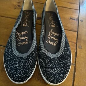 Blowfish Women's Knit Flats in Blue and White